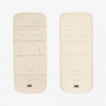 Η φωτογραφία δείχνει Αναβαθμίστε την άνεση του καροτσιού σας με την επένδυση καροτσιού BUTTERFLY DANCE! Σχεδιασμένο για επιπλέον απαλότητα και υποστήριξη, αυτή η κομψή και αναστρέψιμη επένδυση βελτιώνει τη βόλτα του μωρού σας προσθέτοντας μια νότα προσωπικότητας.