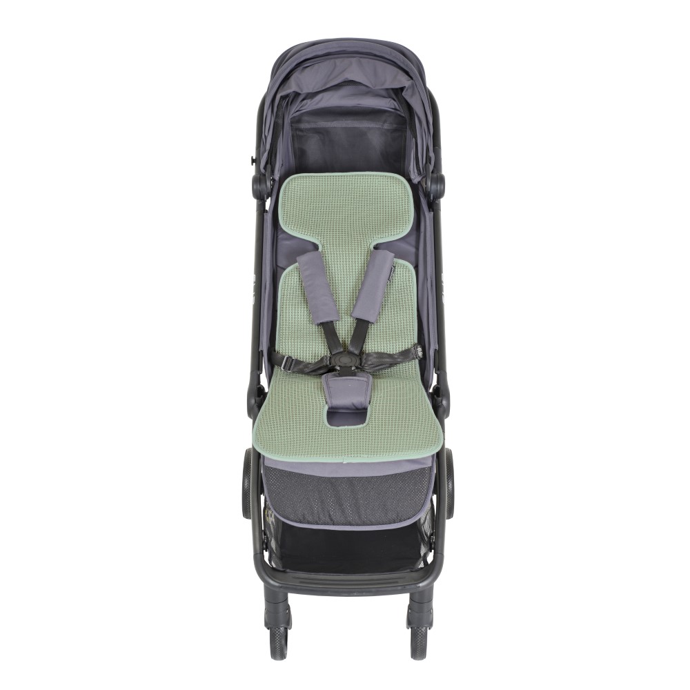 Η φωτογραφία δείχνει Το Air Luxe Universal Stroller Liner έχει σχεδιαστεί προσεκτικά για να παρέχει στο μωρό σας εξαιρετική άνεση, να προστατεύει το ύφασμα του καροτσιού και να διευκολύνει την καθημερινή υγιεινή.