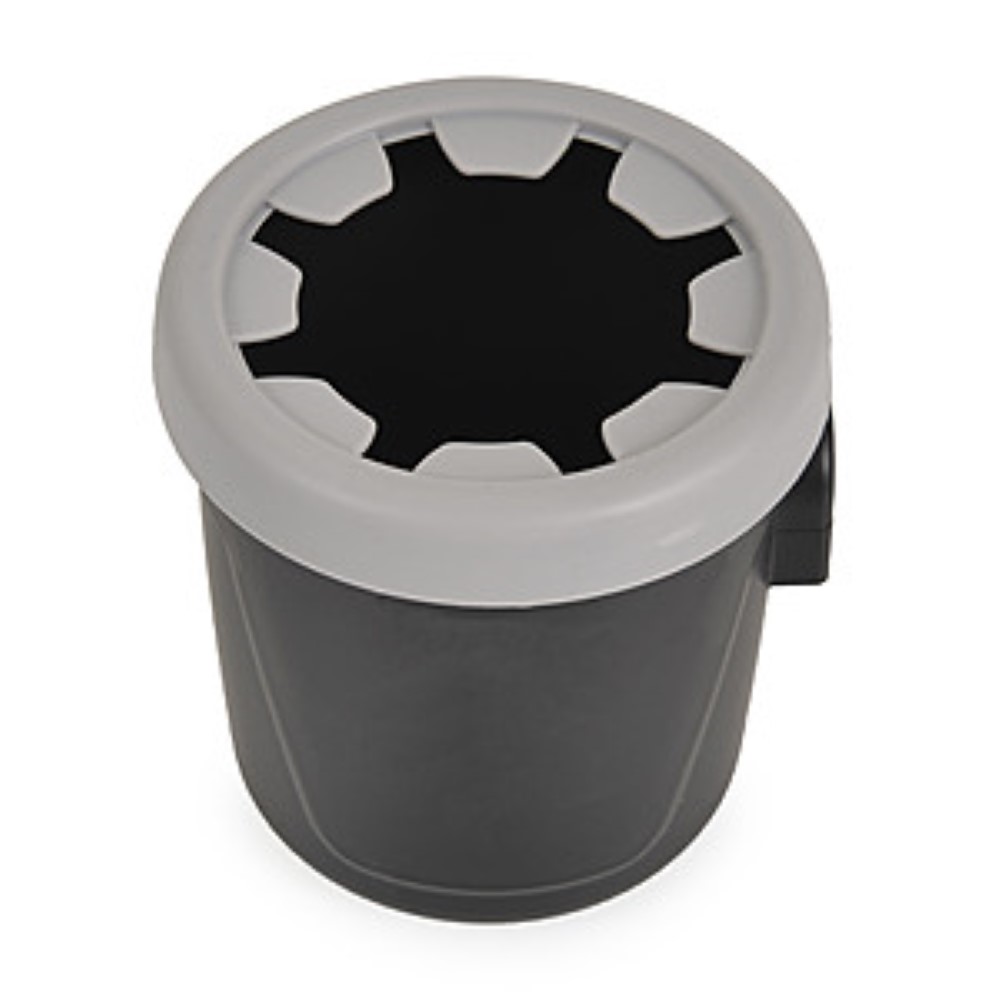 Η φωτογραφία δείχνει Το Car Seat Falcon παρέχει υψηλό επίπεδο ασφάλειας και άνεσης για παιδιά με ύψος από 76 έως 150 cm.