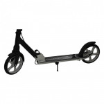 Η φωτογραφία δείχνει Το νέο πατίνι X-Ride της Bebe Stars είναι η καλύτερη συντροφιά των παιδιών σας, ώστε να διασκεδάζουν καθημερινά.