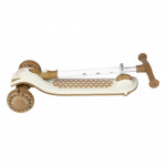 Η φωτογραφία δείχνει Το νέο πατίνι X-Ride της Bebe Stars είναι η καλύτερη συντροφιά των παιδιών σας, ώστε να διασκεδάζουν καθημερινά.