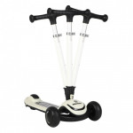 Η φωτογραφία δείχνει Το νέο πατίνι X-Ride της Bebe Stars είναι η καλύτερη συντροφιά των παιδιών σας, ώστε να διασκεδάζουν καθημερινά.