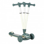 Η φωτογραφία δείχνει Το νέο πατίνι X-Ride της Bebe Stars είναι η καλύτερη συντροφιά των παιδιών σας, ώστε να διασκεδάζουν καθημερινά.