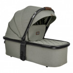 Η φωτογραφία δείχνει Μια εξαιρετική νέα προσθήκη ήρθε στην οικογένεια της Bebe Stars με σκοπό να διευκολύνει κάθε γονέα!Το Mirage 2 σε 1 πολυκαρότσι είναι στυλάτο, μοντέρνο, άνετο, ευέλικτο και όπως πάντα ποιοτικό  με την υπογραφή της Bebe Stars!Ο καινοτόμος αυτόματος μηχανισμός Quick –Twist το