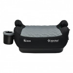 Η φωτογραφία δείχνει Το νέο booster i-Size της Bebe Stars είναι ένα κάθισμα που ανασηκώνει το παιδί στο κατάλληλο ύψος για τη σωστή εφαρμογή της ζώνης 3 σημείων του αυτοκινήτου στο σώμα του.