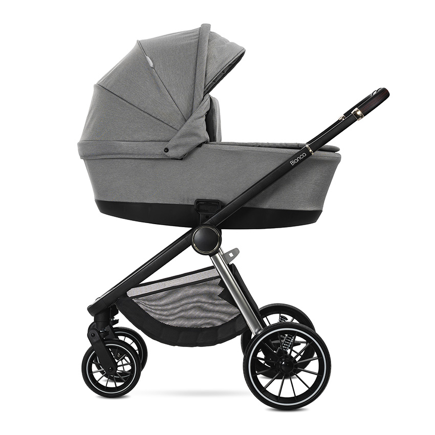 Η φωτογραφία δείχνει Πολυκαρότσι της εταιρείας Lorelli 2 σε 1 με κάθισμα καροτσιού και ξεχωριστή καλαθούμε με σκληρή βάσηΑναλυτικά χαρακτηριστικά:&nbsp;Πλαίσιο αλουμινίουΣακίδιο πλάτηςΛαβή γονέα: δέρμα PUΡυθμιζόμενη πλάτη με μηχανισμό - 3 θέσεωνΜεγάλο καλάθι αγορώνΑφαιρούμενη μπροστινή μπάραΠίσω τρο