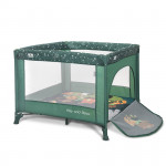 Η φωτογραφία δείχνει LORELLI ΠΑΡΚΟ ΣΕ ΔΙΑΣΤΑΣΕΙΣ 100x100 CMΑσφαλές μέρος για παιχνίδιΠλαϊνό άνοιγμα με φερμουάρΕύκολο στη μεταφοράΔιπλό σύστημα αναδίπλωσης ασφαλείαςΑναδιπλούμενο σε συμπαγές μέγεθοςΤο στρώμα του ενδείκνυται μόνο για παιχνίδιΤσάντα μεταφοράς