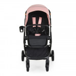 Η φωτογραφία δείχνει Το καρότσι Bingo 2-σε-1 της Moni είναι η τέλεια λύση για γονείς που αναζητούν άνεση, λειτουργικότητα και ασφάλεια.