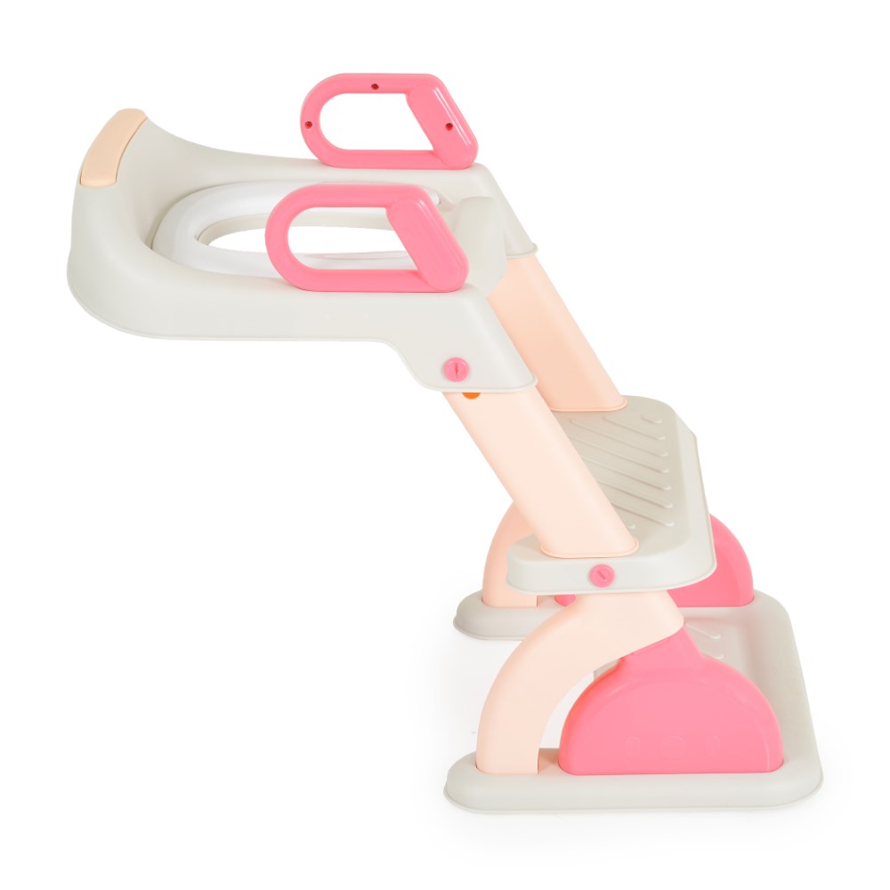 Η φωτογραφία δείχνει Εκπαιδευτικό κάθισμα τουαλέτας με σκάλα που επιτρέπει στα μικρά παιδιά να χρησιμοποιούν μια τυπική τουαλέτα ανεξάρτητα, παρέχοντάς τους άνεση, αυτοπεποίθηση και βοηθώντας τους να αναπτύξουν καλές συνήθειες υγιεινής.