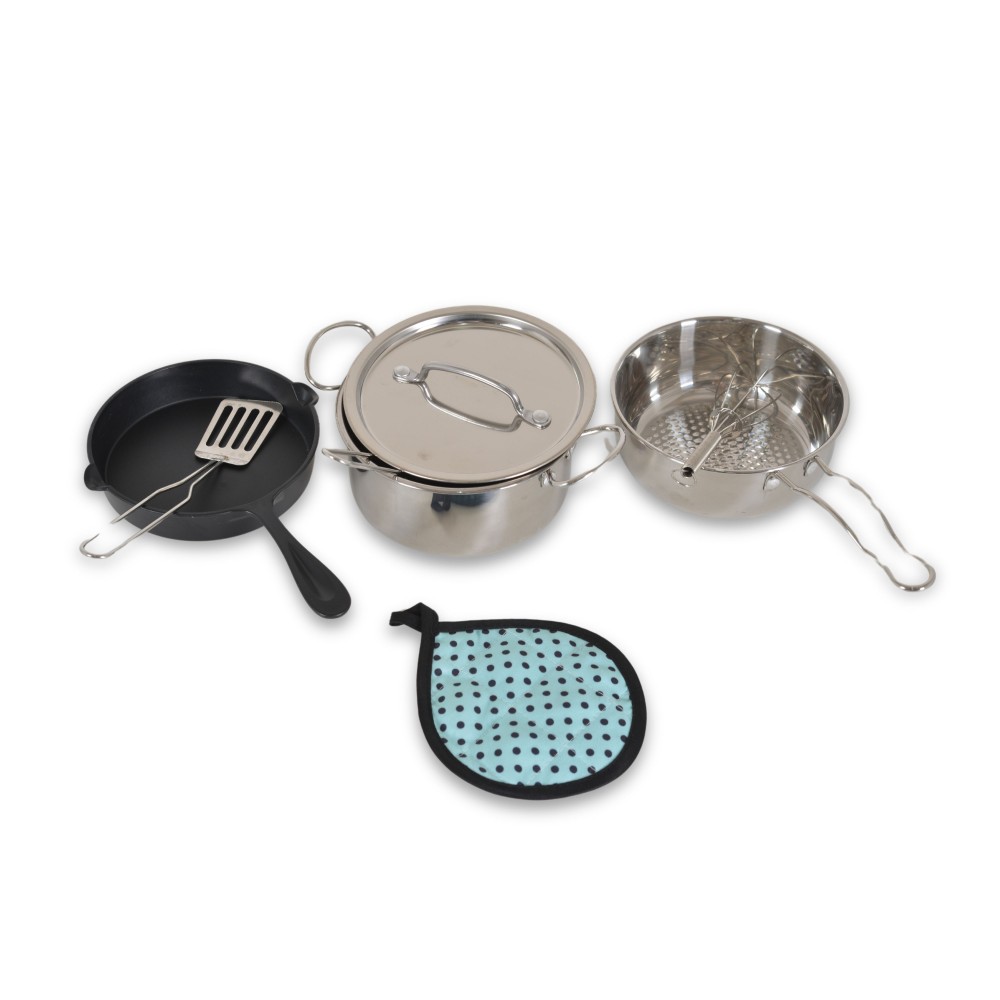 Το σετ κουζίνας περιλαμβάνει 8 τεμάχια - οικιακά σκεύη Αναπτύσσει λεπτές κινητικές δεξιότητες και συντονισμό.