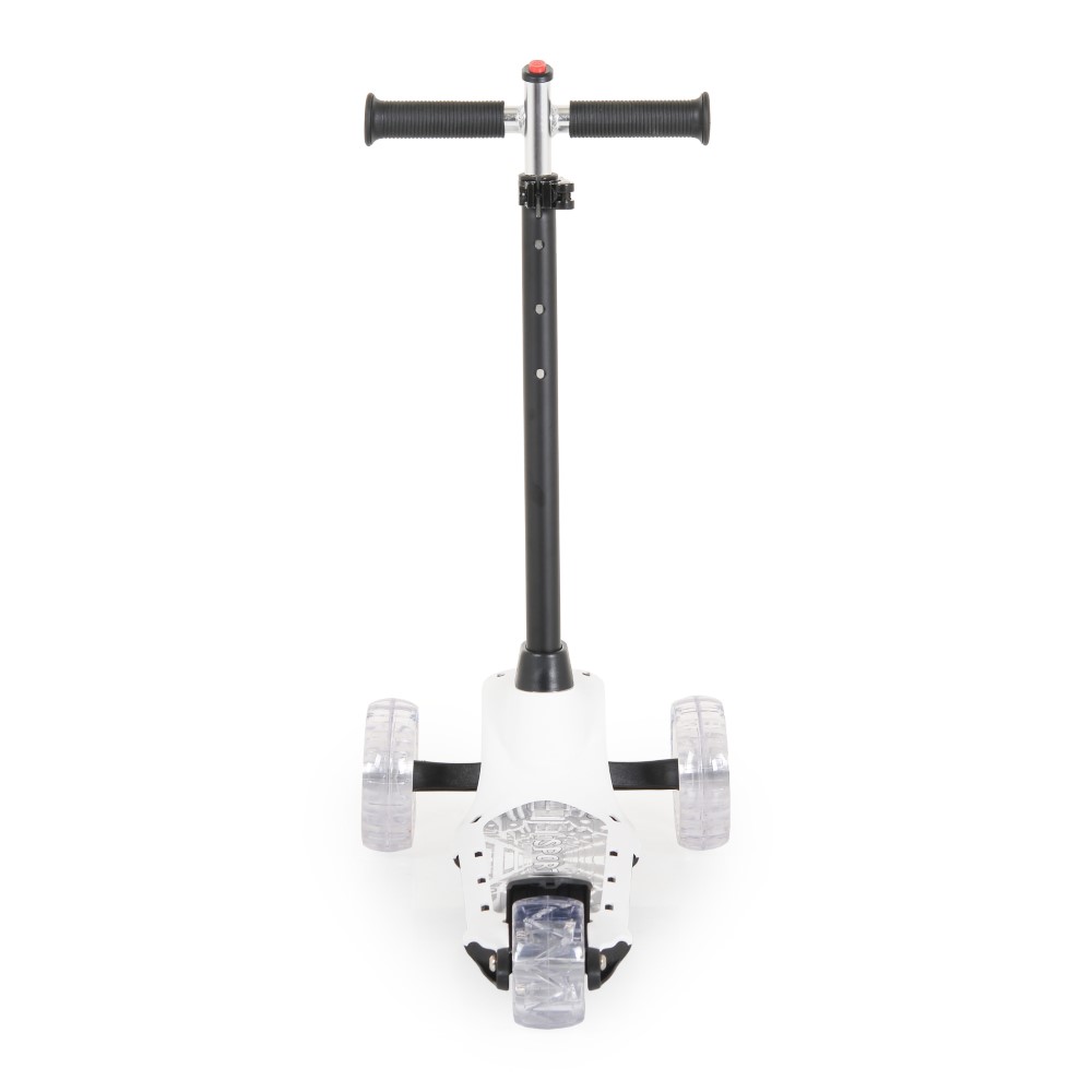 Byox scooter πατίνι Τύπος ρουλεμάν: ABEC-5Υλικό κατασκευής: ΑλουμίνιοΥλικό-μέγεθος τροχών: μπροστά 125/40mm, πίσω 90/40 mmΦως LED  με κουμπί στην σανίδα και στις 2 πλευρές και κατα μήκος του τιμονιού.