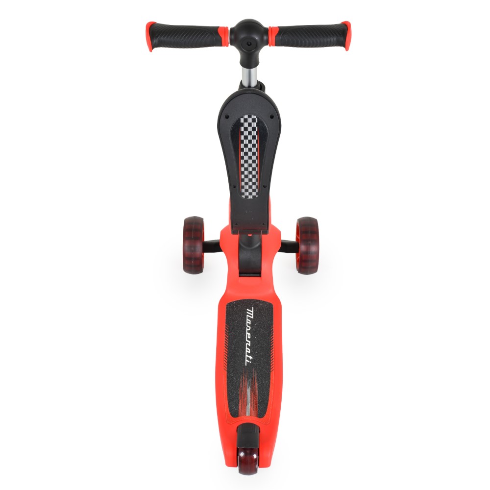 Η φωτογραφία δείχνει Αδειοδοτημένο σκούτερ από τη Maserati S.