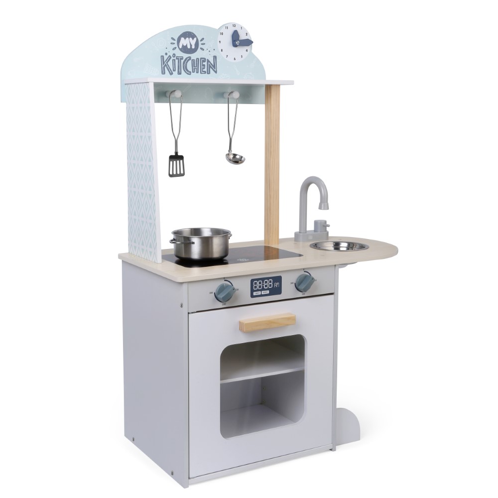 Ξύλινη κουζίνα με 4 αξεσουάρ μαγειρικής.