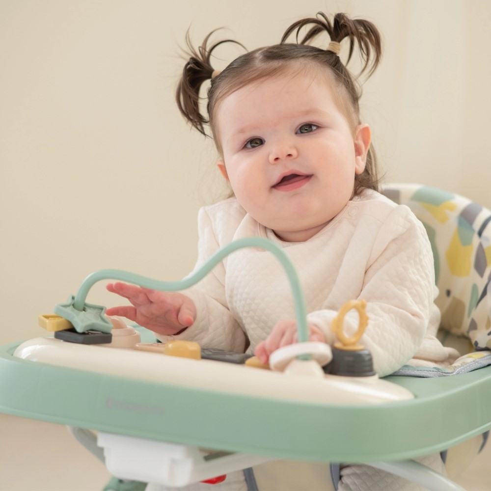 Η στράτα POPPY είναι ο τέλειος σύντροφος για τα πρώτα βήματα του μωρού σας, συνδυάζοντας ασφάλεια, άνεση και ψυχαγωγία.