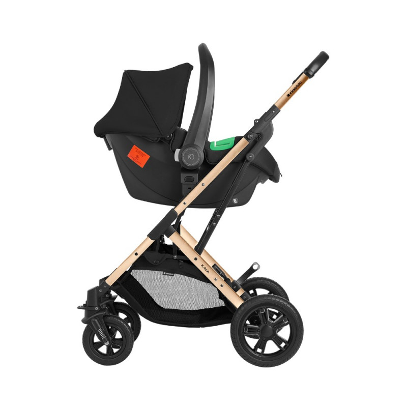 Καρότσι 3 σε 1 της εταιρείας Kikka Boo με ελαφρύ ατσάλινο σκελετό και εύκολο μετρατρέψιμο κάθισμα σε καλαθούνα.