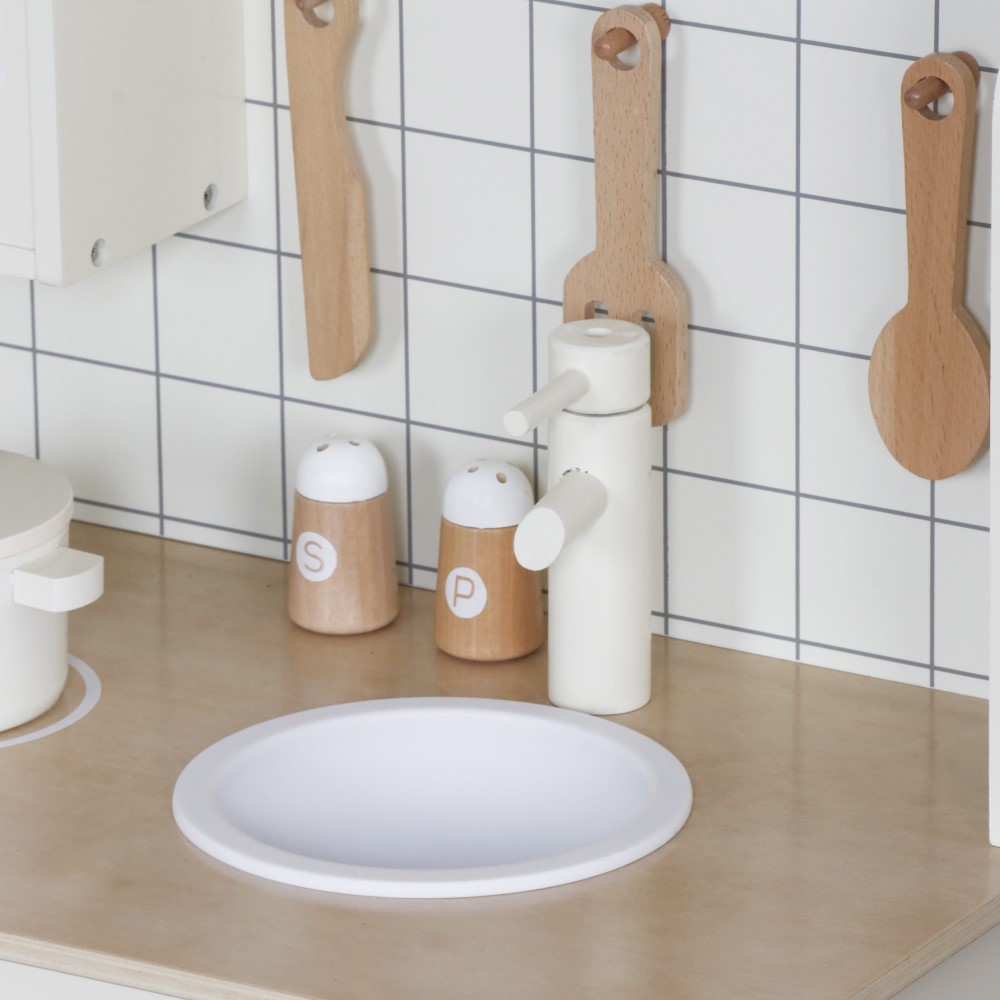 Η φωτογραφία δείχνει 805 / 5.