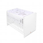 Η φωτογραφία δείχνει Το σετ περιλαμβάνειΠΑΠΛΩΜΑΤΟΘΗΚΗΜέγεθος: 95/140 cmΣύνθεση: Ranforce 100% βαμβάκιΠΑΠΛΩΜΑΜέγεθος: 95/140 cmΚατάλληλο για χρήση σε βρεφική κούνια ή παρόμοιο προϊόν με ελάχιστες διαστάσεις 60/120 cm.