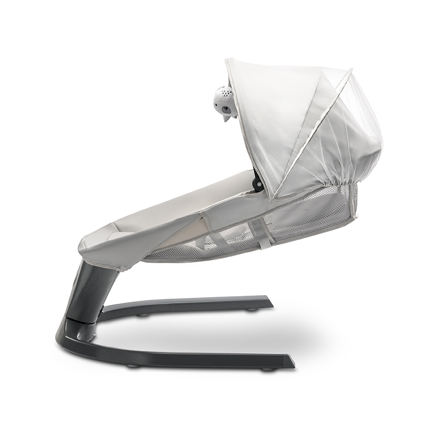 Η φωτογραφία δείχνει LORELLI ΗΛΕΚΤΡΙΚΗ ΚΟΥΝΙΑ ΡΙΛΑΞ SIENA GREY 100901100015 ταχύτητες λειτουργίας ταλάντωσηςΡυθμιζόμενη ανάκλιση πλάτηςΑφαιρούμενη κουκούλα με κουνουπιέραΈξυπνος αισθητήρας κίνησης - προσαρμόζεται στις κινήσεις όταν το μωρό είναι ξύπνιο ή κοιμισμένοΠροσαρμογέας /περιλαμβάνεται στο σε