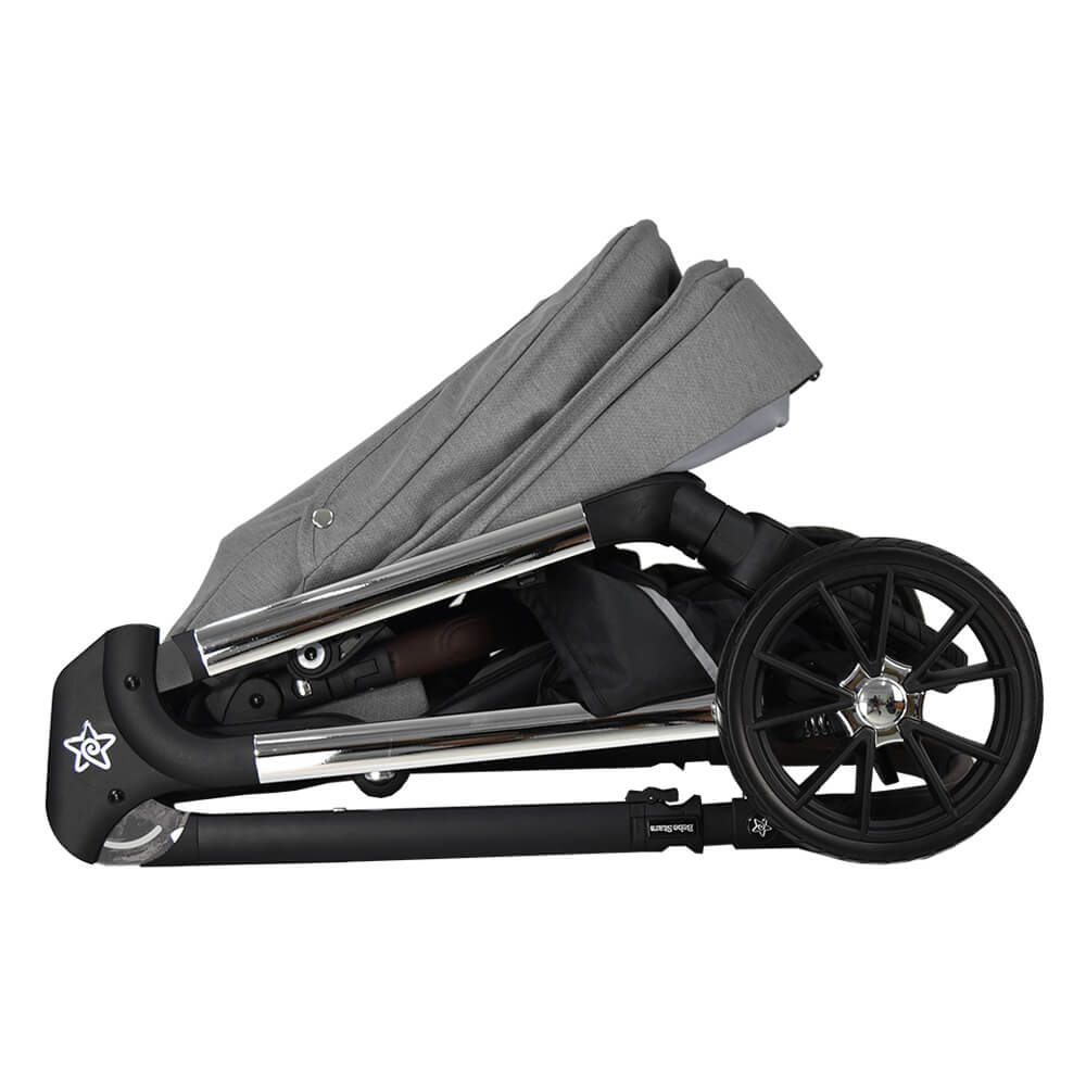 Η φωτογραφία δείχνει Πολυκαρότσι της εταιρείας Bebe Stars.