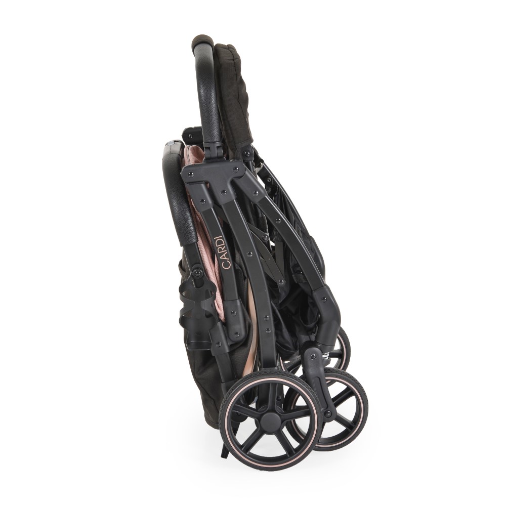 Η φωτογραφία δείχνει Βρεφικό καρότσι Cardi - Ο ιδανικός σας σύντροφος για βόλτες με τον μικρό θησαυρό!Κατάλληλο από 0 m+ έως 22 kg.