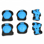 Η φωτογραφία δείχνει Παρέχουν προστασία καθώς παίζει το παιδί.