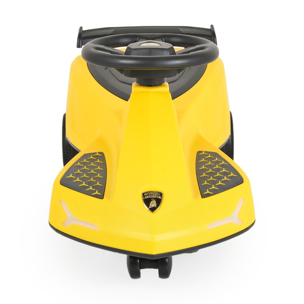 Η φωτογραφία δείχνει Το παιδικό αυτοκίνητο Lamborghini είναι σχεδιασμένο για νέους λάτρεις του αυτοκινήτου.