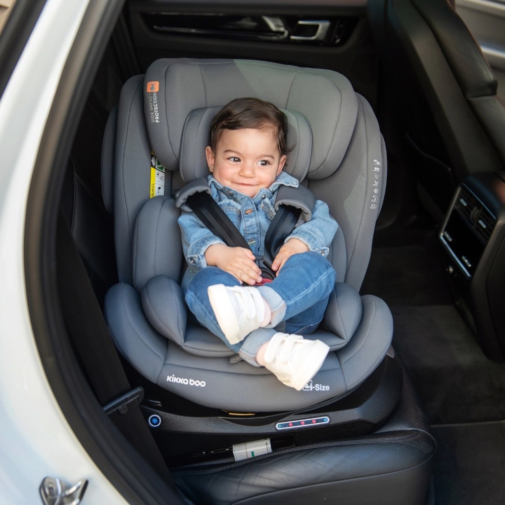 Κάθισμα αυτοκινήτου i-SIZE της εταιρείας Kikka Boo.