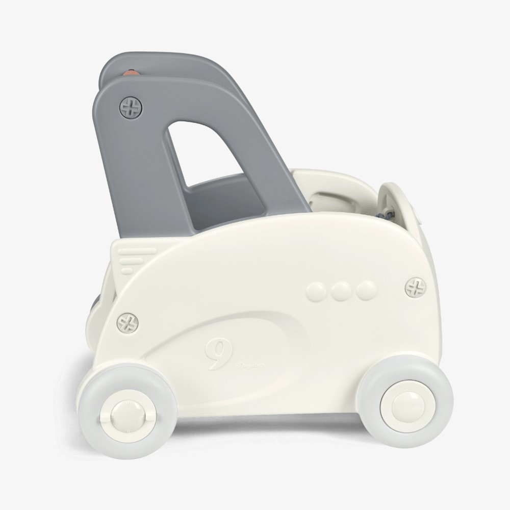 Η φωτογραφία δείχνει Το TROLIE 4in1 είναι ένας καινοτόμος περιπατητής ώθησης ιδανικός για νήπια ηλικίας 1 έως 3 ετών που προσφέρει μια ποικιλία τρόπων παιχνιδιού που διεγείρουν τη δημιουργικότητα και υποστηρίζουν την ανάπτυξη των κινητικών δεξιοτήτων του παιδιού σας.