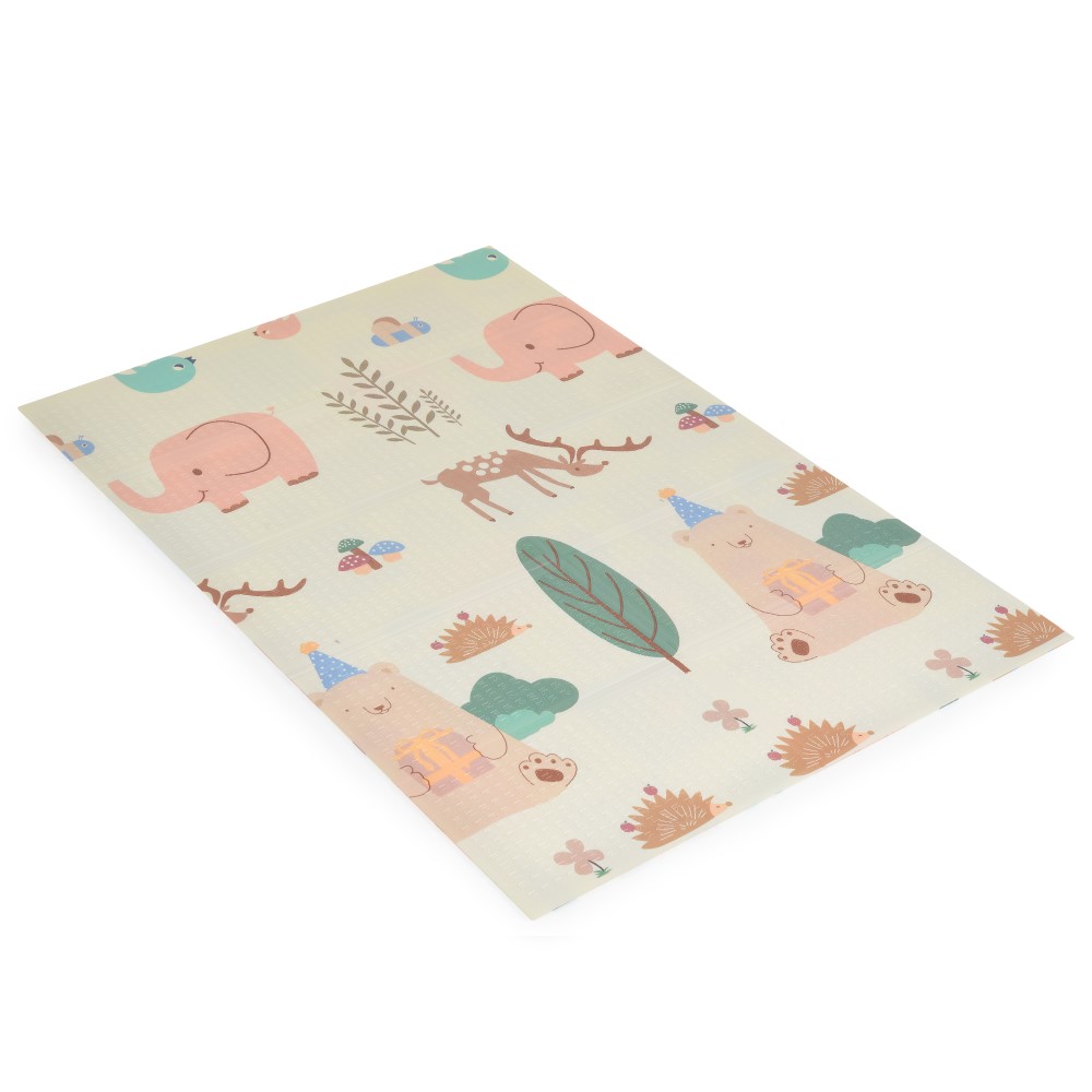 Η φωτογραφία δείχνει Προσφέρετε στο παιδί σας έναν άνετο και ασφαλή χώρο παιχνιδιού με το πτυσσόμενο χαλάκι παιχνιδιού XPE Holiday της Moni Toys, κατασκευασμένο από αφρό XPE υψηλής ποιότητας.