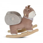 Το λούτρινο παιχνίδι κουνιστό Daphne της Moni Toys είναι η τέλεια προσθήκη σε κάθε παιδικό δωμάτιο – απαλό, άνετο και σχεδιασμένο για να φέρνει ατελείωτα χαμόγελα.