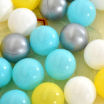 Το σετ παρκοκρέβατου GameZone της Moni έχει σχεδιαστεί για παιδιά ηλικίας 6 έως 36 μηνών, παρέχοντας ένα ασφαλές, άνετο και διασκεδαστικό περιβάλλον παιχνιδιού.