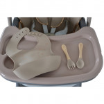 Καρεκλάκι Φαγητού Moni LindoΣετ παιδικό καρεκλάκι,σαλιάρα σιλικόνης,κουτάλι και πιρούνι,μαξιλάρι PU,4 ρόδες με πώματα,δίσκος τροφοδοσίας 2 στρώσεων,4 θέσεις του δίσκου τροφοδοσίας,3 θέσεις πλάτης, 5 θέσεις ύψους,3 θέσεις γωνίας στήριγμα ποδιών,μαξιλαράκια ώμων,σύστημα συγκράτησης 5 σημείων.