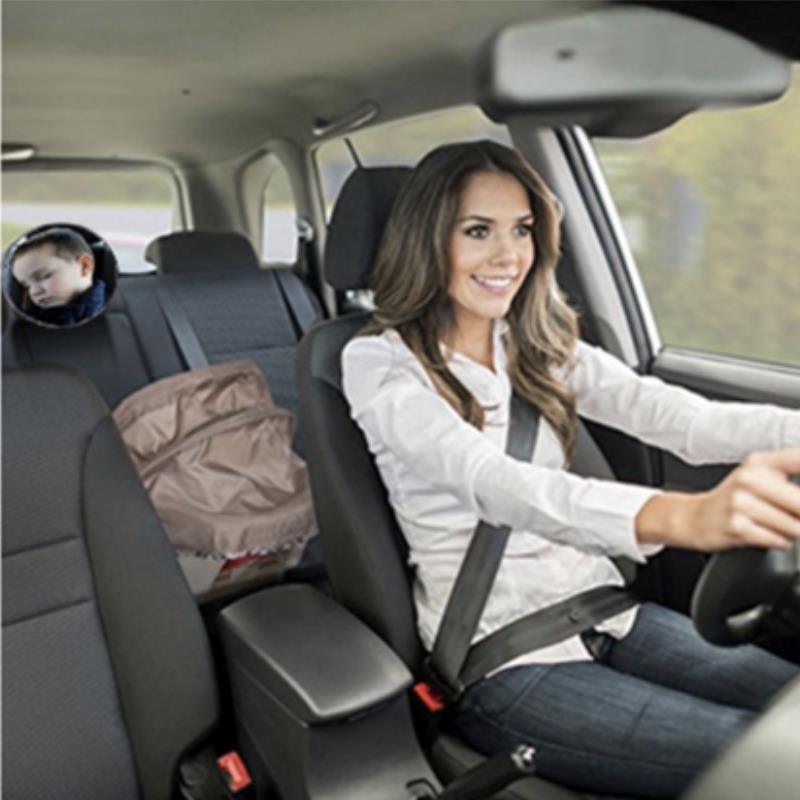 Με τη βοήθεια αυτού του καθρέφτη, ο γονέας μπορεί εύκολα να παρακολουθήσει το μωρό που κάθεται στο κάθισμα αυτοκινήτου που έχει τοποθετηθεί με την πλάτη του προς την κατεύθυνση του ταξιδιού.