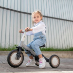 Η φωτογραφία δείχνει Το Flip είναι ένα πολυλειτουργικό τρίκυκλο που μπορεί να χρησιμοποιηθεί με 5 διαφορετικούς τρόπους - Push Mode, Tricycle, Balance Bike και Bike, προσφέροντας στα παιδιά περισσότερη διασκέδαση και άνεση εν κινήσει.