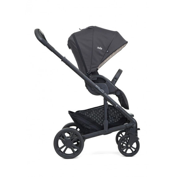 Η φωτογραφία δείχνει Βρεφικό Καρότσι ChromeΈνα καταπληκτικό καρότσι που θα σας λύσει τα χέρια σε κάθε διαδρομή & βόλτα με το μωρό σας!Κατάλληλο από νεογέννητο καθώς διαθέτει επίπεδα ξαπλωτή θέσηΑντιστρεφόμενοΆνετο ενισχυμένο κάθισμα2 θέσεις τοποθέτησης των ποδιώνΔιπλώνει με τη θέση του να κοιτά μπρο