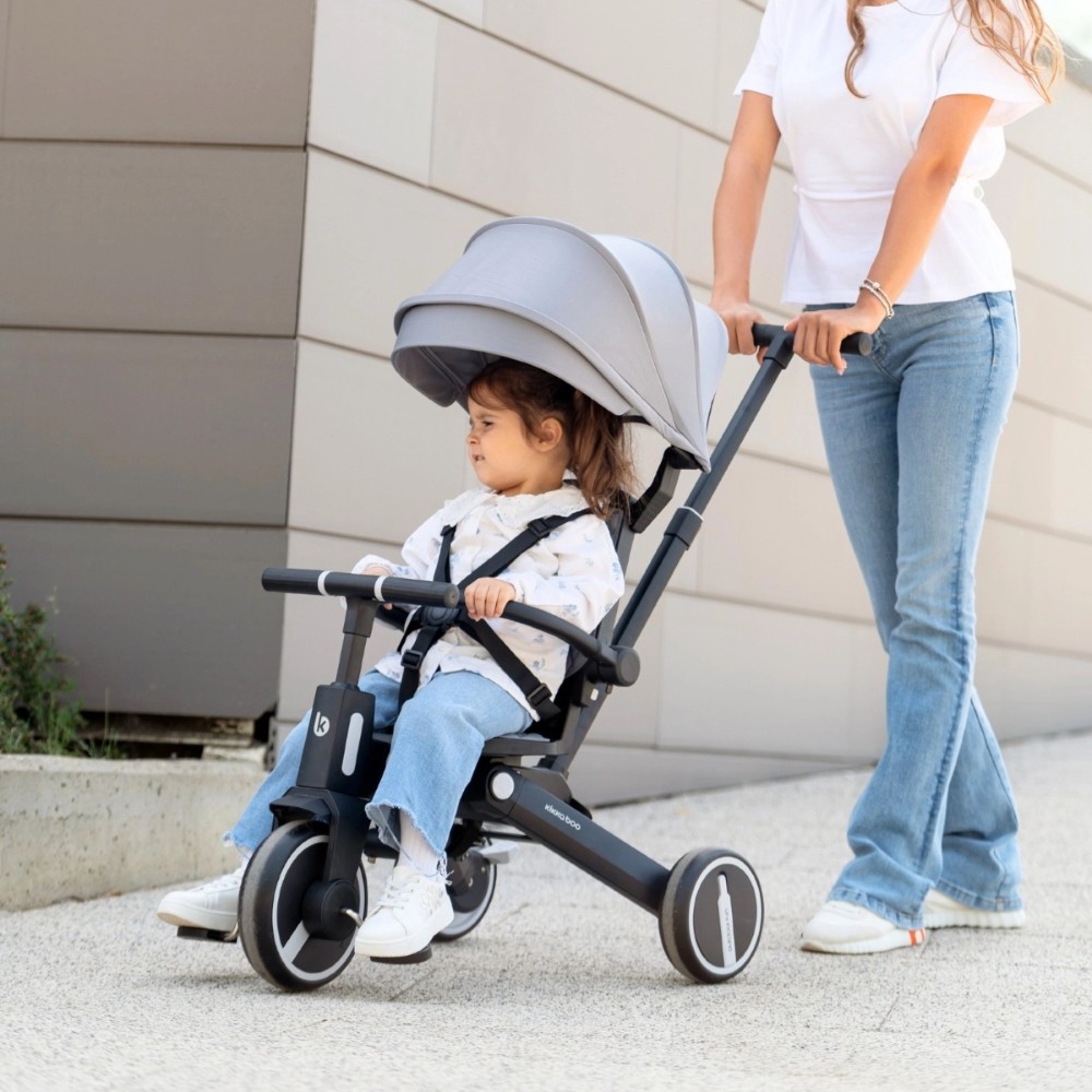 Η φωτογραφία δείχνει Τρίκυκλο Ποδήλατο Kikka boo 7in1 Trix GreyΤο Trix είναι ένα πολυλειτουργικό τρίκυκλο που μπορεί να χρησιμοποιηθεί με 7 διαφορετικούς τρόπους, προσφέροντας στα παιδιά περισσότερη διασκέδαση και άνεση.