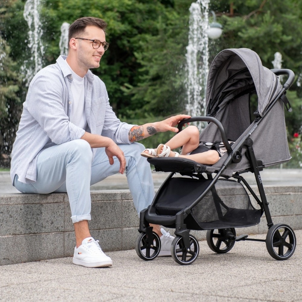 Η φωτογραφία δείχνει Καρότσι βόλτας της εταιρείας Kikka Boo.