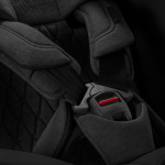 Η φωτογραφία δείχνει Γνωρίστε το Motion 2 – τη δεύτερη γενιά του Motion All Size 360, που πέτυχε την υψηλότερη βαθμολογία σε όλες τις κατηγορίες παιδικών καθισμάτων από τον ανεξάρτητο οργανισμό δοκιμών ADAC.