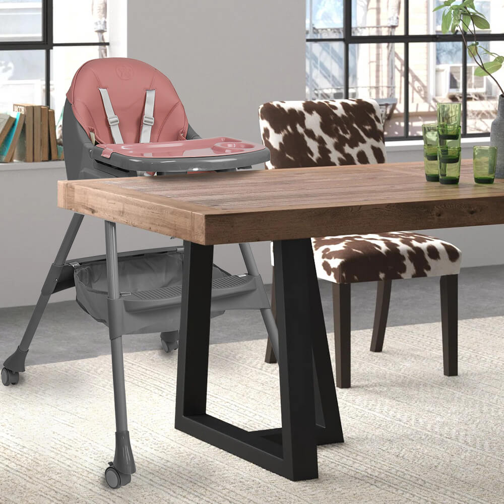 Το Comfy 2 σε 1 της Bebe Stars σχεδιάστηκε με σκοπό να απολαμβάνετε κάθε γεύμα με το παιδάκι σας.