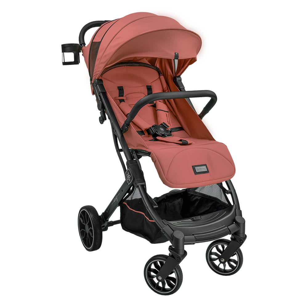 Η φωτογραφία δείχνει Το νέο καρότσι περιπάτου Easy της Bebe Stars, ήρθε για να κάνει την καθημερινότητα σας πιο εύκολη, αλλά πάντοτε με στυλ!Αφορά παιδάκια 0-48 μηνών ή μέχρι 22 κιλά.