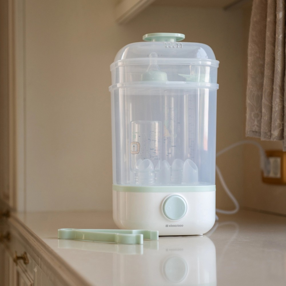 Το Clyde είναι ένας συμπαγής και λειτουργικός αποστειρωτής σχεδιασμένος για τις ανάγκες της μητέρας και του μωρού.