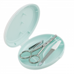 Bebejou Μανικιούρ set Lou-Lou&nbsp;Με το Σετ Μανικιούρ Bebe jou προστατεύετε το μωράκι σας από τυχόν τραυματισμούς ,αφού σας βοηθάει να κόψετε και να περιποιηθείτε τα νυχάκια του μωρού σας!!! Το σετ περιλαμβάνει λίμα, νυχοκόπτη και ψαλιδάκι ασφαλείας ειδικά κατασκευασμένα για τα μικρά νυχάκια των μι