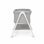 Η φωτογραφία δείχνει Η βρεφική κούνια Kalinihta είναι η τέλεια λύση για τον ύπνο των νεογέννητων και καλύπτει βάρος εως και τα 11 κιλάΟι δύο πλευρές του πλέγματος είναι αεριζόμενες και διαφανείς.