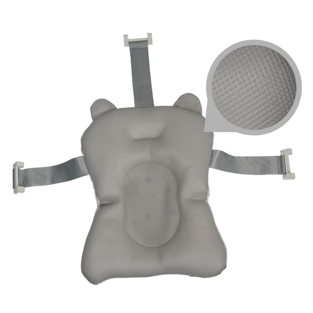 Το νέο αντιολισθητικό στρωματάκι μπανιέρας της Bebe Stars ήρθε για να κάνει το μπανάκι του μωρού σας πιο άνετο και αναπαυτικό.