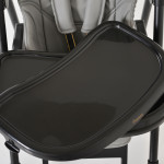 Η φωτογραφία δείχνει Το παιδικό καρεκλάκι Tiramisu μετατρέπεται σε κανονικό κάθισμα αποσπώντας το κάθισμα.