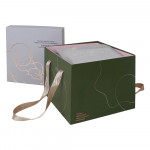 Το σετ διαθέτει λάμπα νυκτός, μασητικά και κουδουνίστρες (μαλακές και μη), καθώς και μια κουδουνίστρα με δυνατότητα να κρεμάσετε τη πιπίλα του μωρού σας.